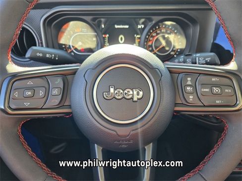Used 2024 Jeep Wrangler Rubicon w/ Technology Group image 24