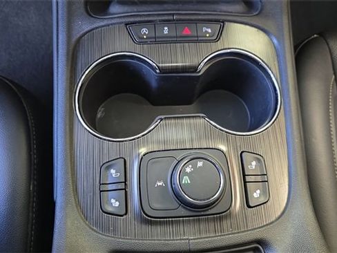 Used 2023 GMC Acadia SLT w/ Elevation Edition image 21