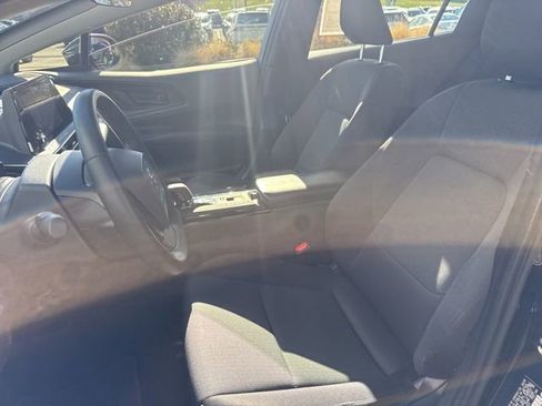 Used 2025 Toyota Prius LE image 26