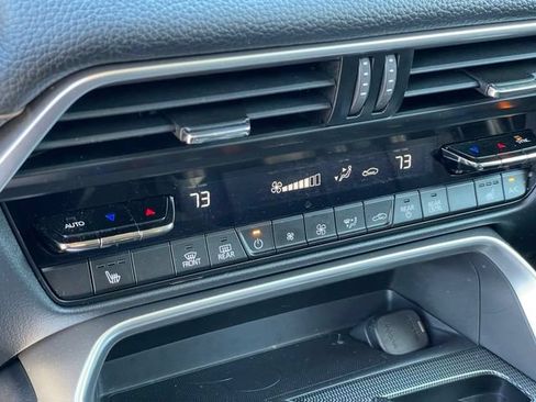 Used 2024 MAZDA CX-90 Plug-In Hybrid w/ Preferred AWD/4WD image 19