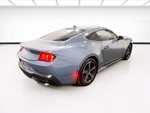 Used 2024 Ford Mustang Coupe image 4