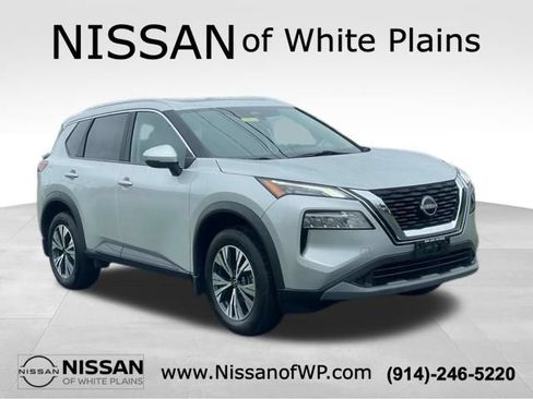 Certified 2023 Nissan Rogue SV w/ SV Premium Package AWD/4WD image 3