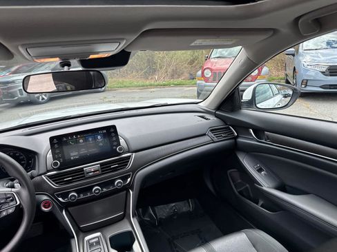 Used 2019 Honda Accord EX image 33