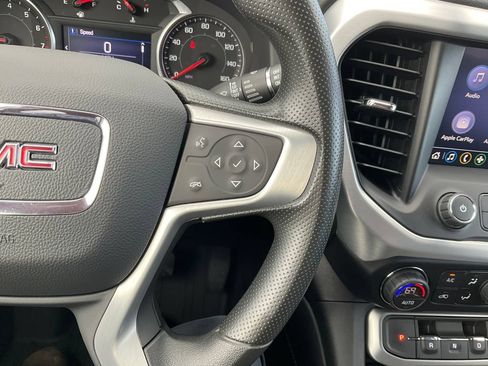 Certified 2021 GMC Acadia SLE w/ Driver Convenience Package AWD/4WD image 8