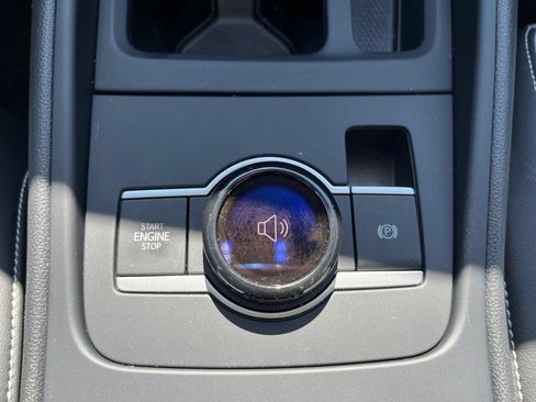 Certified 2026 Volkswagen Tiguan SE AWD/4WD image 16