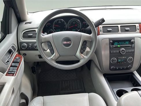 Used 2013 GMC Sierra 1500 SLT w/ SLT Convenience Package AWD/4WD image 15