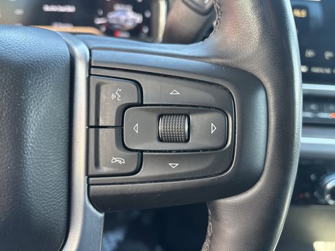 Used 2025 GMC Sierra 1500 SLT image 19