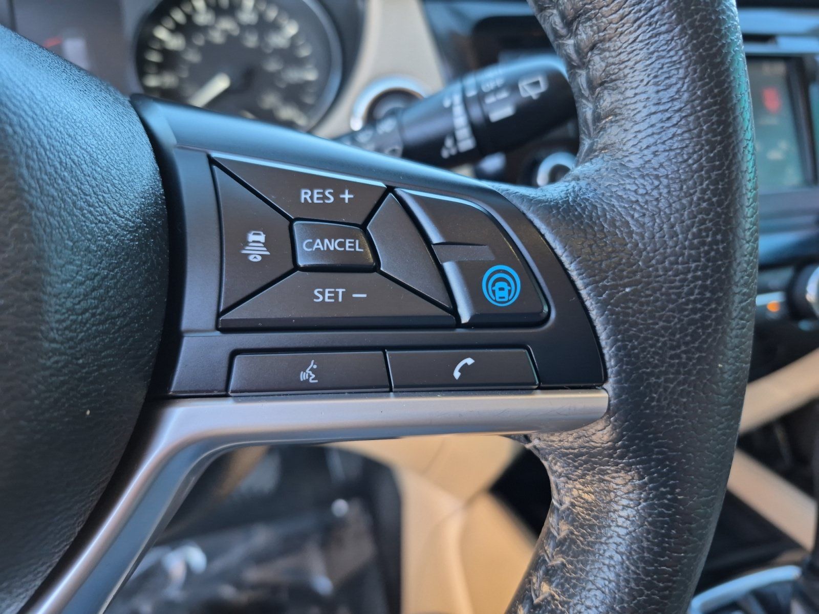 Used 2020 Nissan Rogue SL w/ Premium Package AWD/4WD image 28