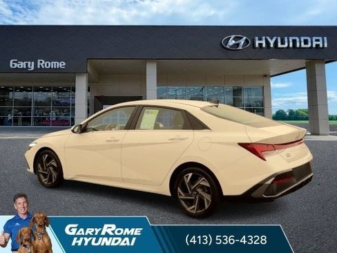 Used 2024 Hyundai Elantra SEL w/ Convenience Package FWD image 6