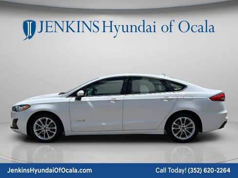 Used 2019 Ford Fusion SE FWD image 6