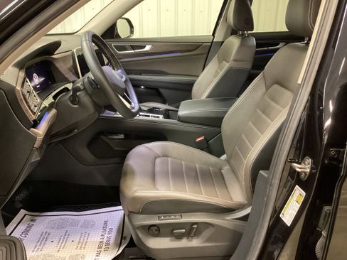 Used 2024 Volkswagen Atlas SEL image 13