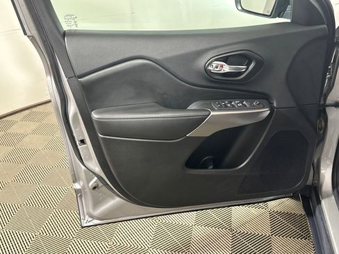 Used 2021 Jeep Cherokee Latitude Lux image 15