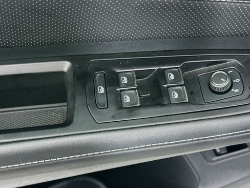 Used 2025 Volkswagen Atlas Cross Sport SE FWD image 15
