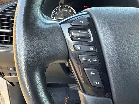 Used 2023 Nissan Armada SL w/ Captain's Chairs Package image 44