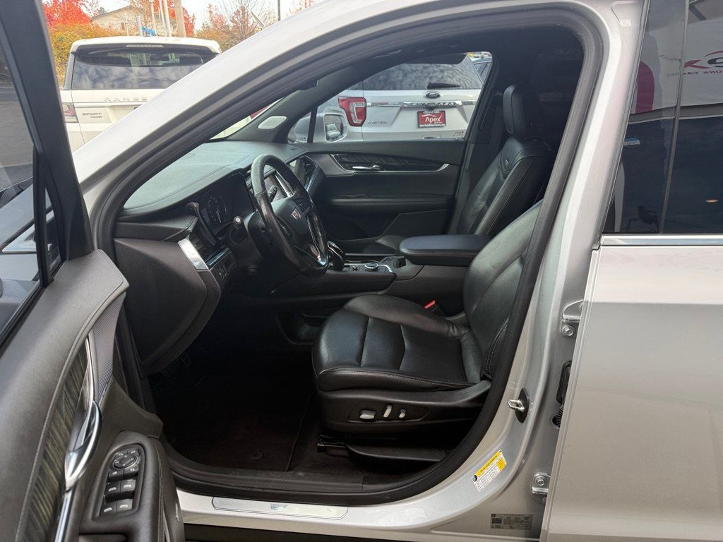 Used 2020 Cadillac XT6 Premium Luxury FWD image 9