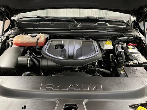 Used 2025 RAM 1500 Laramie w/ Sport Appearance Package AWD/4WD image 32