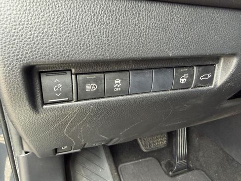 Used 2021 Toyota Venza XLE w/ Softex Package AWD/4WD image 34