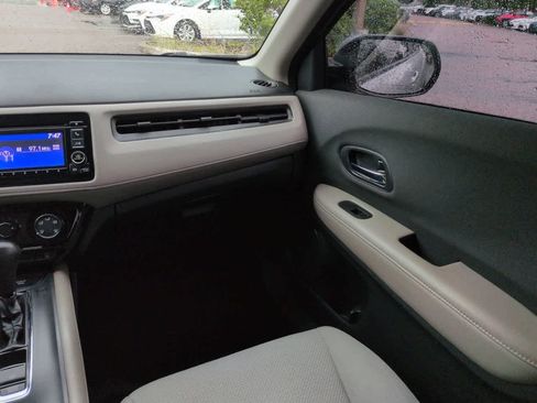 Used 2021 Honda HR-V LX image 16