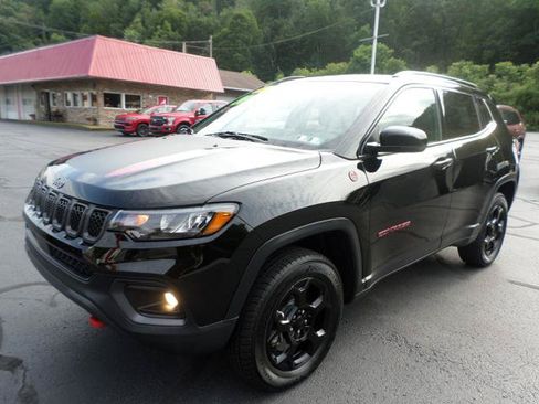 Used 2023 Jeep Compass Trailhawk w/ Sun and Sound Group AWD/4WD image 3