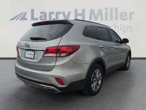 Used 2019 Hyundai Santa Fe XL SE w/ SE Premium Package 02 AWD/4WD image 5