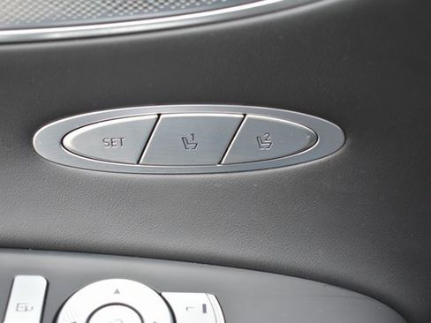 Used 2022 Genesis GV70 2.5T w/ Select Package image 16