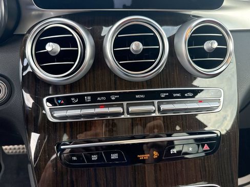 Used 2022 Mercedes-Benz GLC 300 image 12
