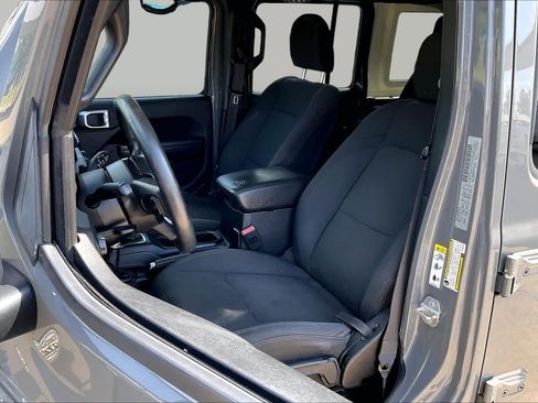 Used 2018 Jeep Wrangler Unlimited Sport AWD/4WD image 8