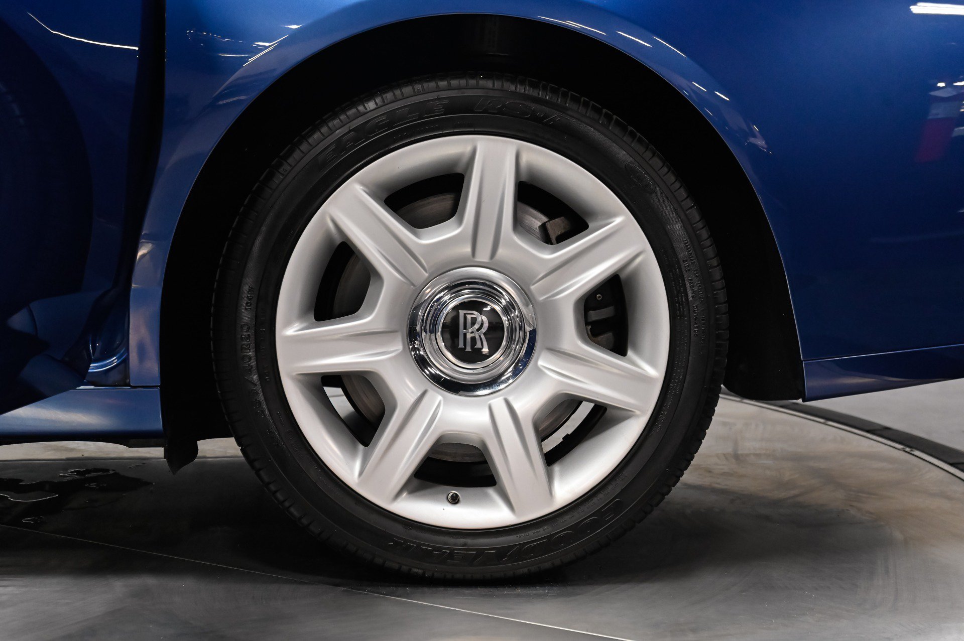 Used 2012 Rolls-Royce Ghost RWD image 22