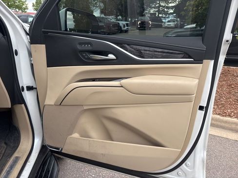 Certified 2022 Cadillac Escalade Premium Luxury AWD/4WD image 24