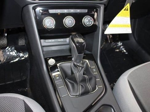 Used 2024 Volkswagen Taos S image 28