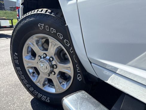 Used 2024 RAM 2500 Big Horn w/ Sport Appearance Package image 12