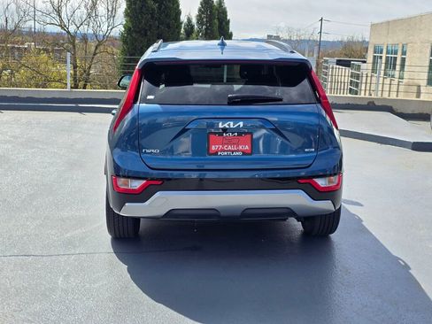 Used 2024 Kia Niro EX Touring FWD image 6