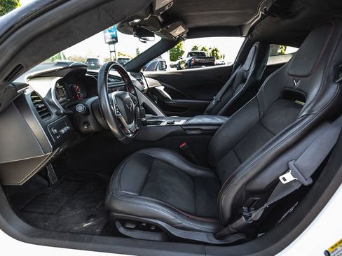 Used 2016 Chevrolet Corvette Z06 w/ 3LZ Preferred Equipment Group RWD image 28