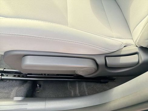 Used 2026 Hyundai Kona SE AWD/4WD image 16