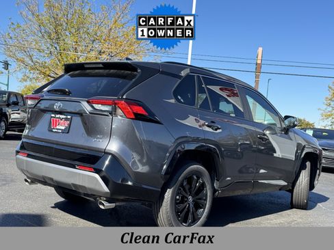 Used 2025 Toyota RAV4 SE image 3