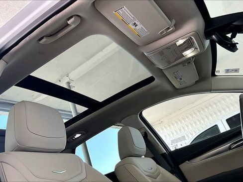 Used 2023 Cadillac XT5 Premium Luxury w/ Technology Package FWD image 14