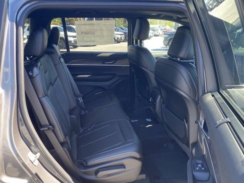 New 2025 Jeep Grand Cherokee L Limited w/ Luxury Tech Group II image 34