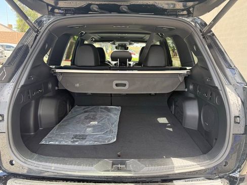 Used 2025 Subaru Forester Limited AWD/4WD image 29