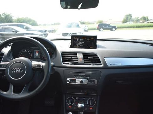Used 2018 Audi Q3 2.0T Premium Plus w/ Premium Plus Package AWD/4WD image 40