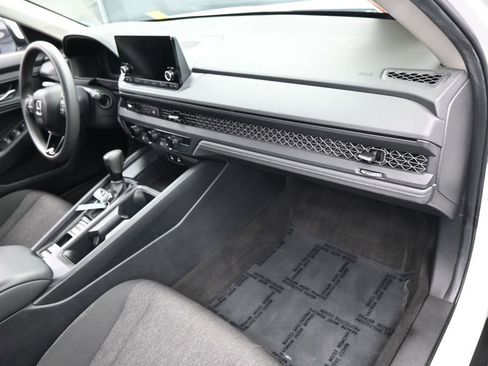 Used 2024 Honda Accord EX image 43