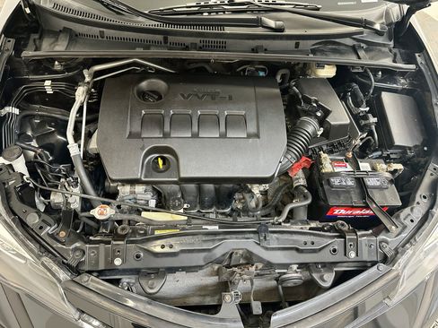 Used 2017 Toyota Corolla SE FWD image 33