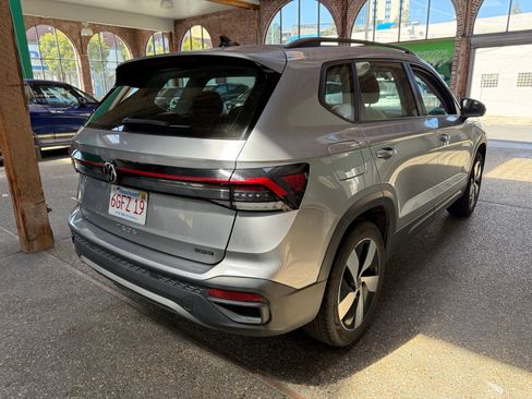 Used 2025 Volkswagen Taos S AWD/4WD image 5