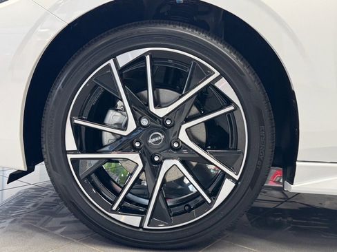 New 2025 Nissan Sentra SR image 9