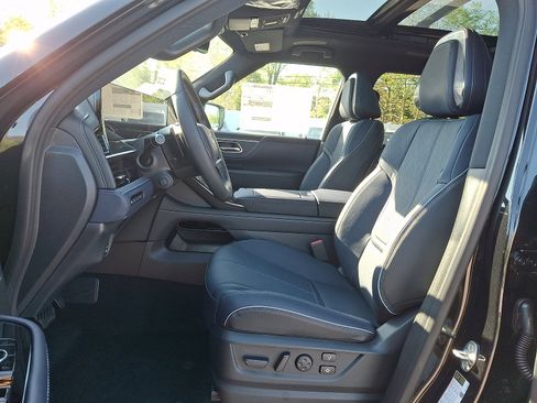 New 2026 INFINITI QX80 4WD image 10
