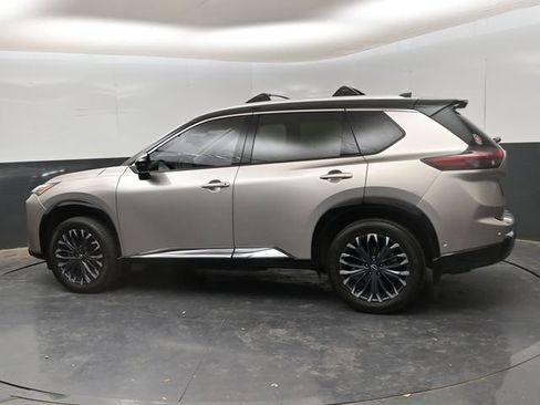 Certified 2025 Nissan Rogue Platinum image 5