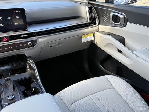 New 2026 Kia Sorento S w/ S Panoramic Sunroof Package image 17