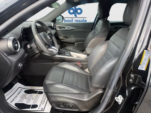 Used 2024 Alfa Romeo Tonale Ti w/ Premium Interior Package AWD/4WD image 12