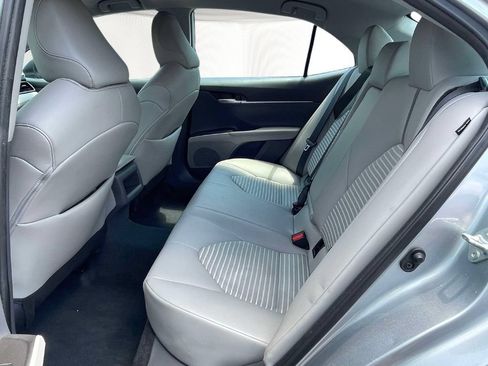 Used 2024 Toyota Camry SE FWD image 11