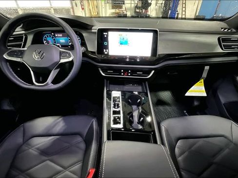 New 2025 Volkswagen Atlas Cross Sport SE image 6