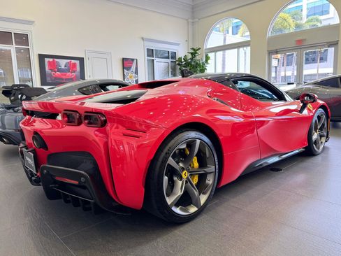 Used 2022 Ferrari SF90 Stradale image 17